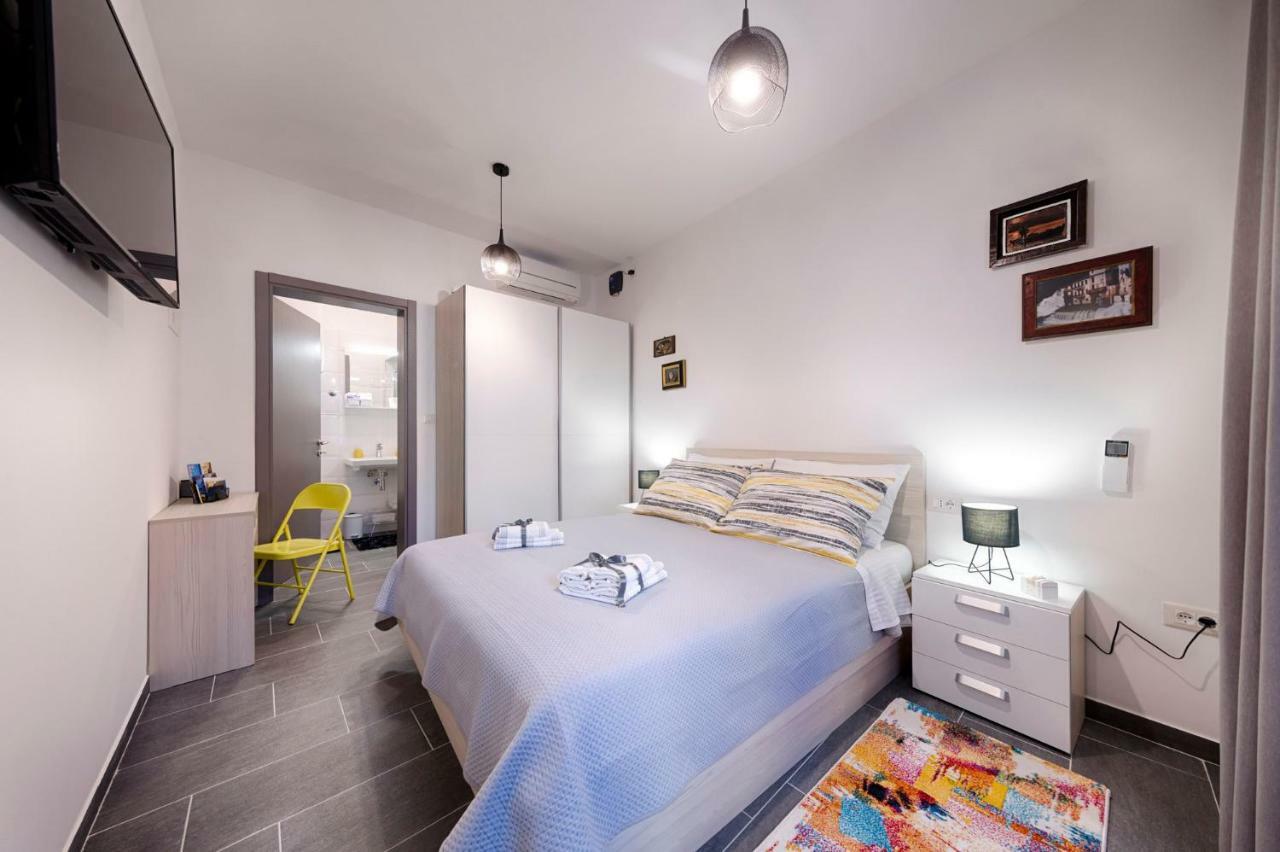 En Suite Room Demaria Комижа Экстерьер фото