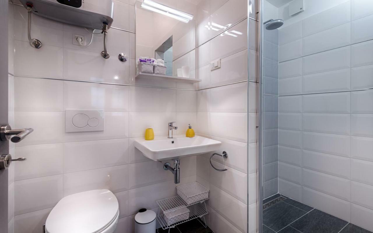 En Suite Room Demaria Комижа Экстерьер фото